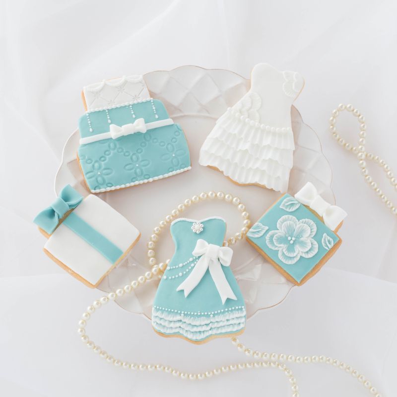 日本サロネーゼ協会は人気のアイシングクッキーや練り切りアート（和菓子）の講師講座を提供します。