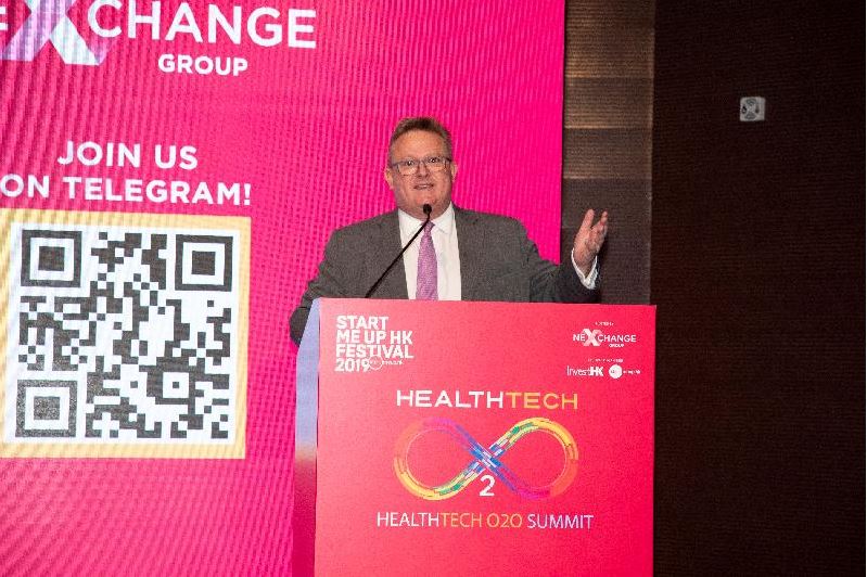The Director-General of Investment Promotion at Invest Hong Kong, Mr Stephen Phillips, delivers welcome remarks at the StartmeupHK Festival Healthtech O2O Summit on 21 January.