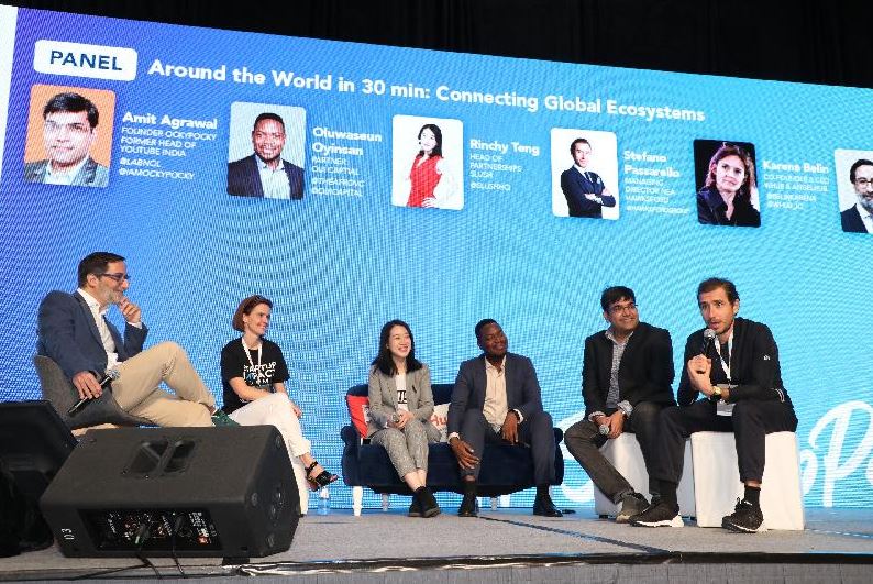 The "Around the World in 30 min: Connecting Global Ecosystems" session at the StartmeupHK Festival Startup Impact Summit on 25 January.