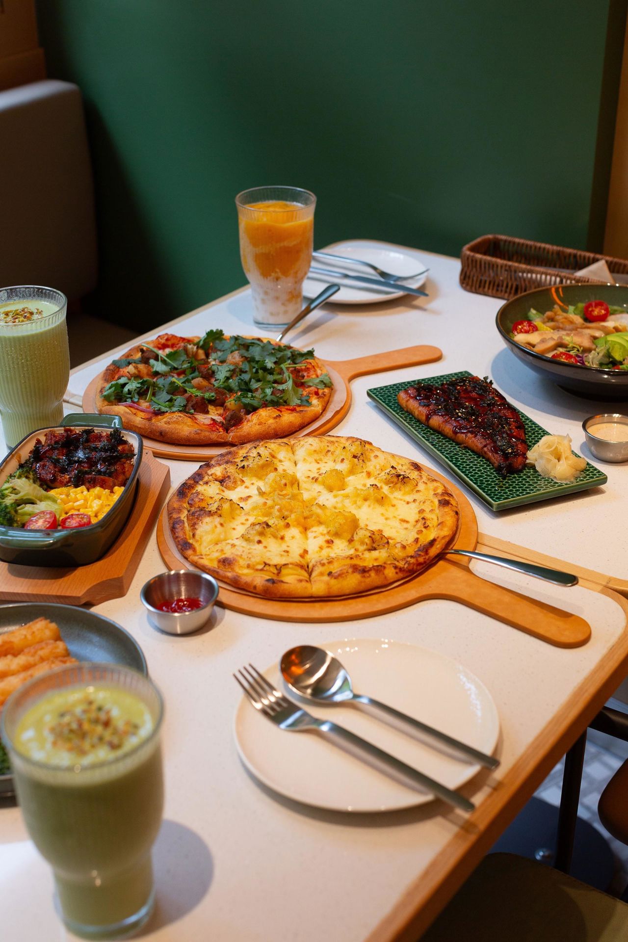 Mainland pizzeria chain opens first restaurant in Hong Kong and sets up ...