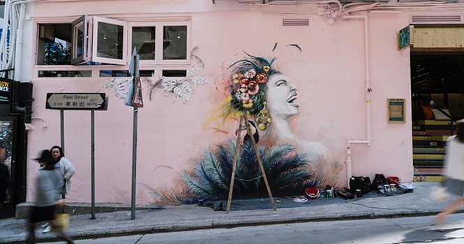 On the external wall of Uma Nota restaurant is a large piece of Brazilian street art catching public attention.