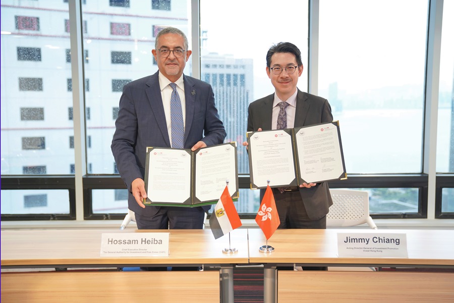 The Acting Director-General of Investment Promotion at Invest Hong Kong, Dr Jimmy Chiang (right), and the Chief Executive Director of the General Authority for Investment and Free Zones, Mr Hossam Heiba